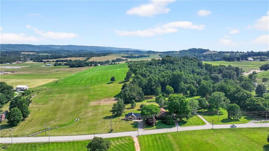 545 Vanderbilt Rd, Connellsville, PA 15425, 4 Bedrooms Bedrooms, 7 Rooms Rooms,3 BathroomsBathrooms,Residential,For Sale,Vanderbilt Rd,1711414