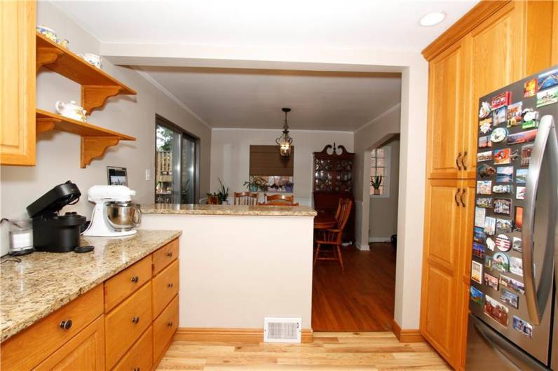 731 Kewanna Ave, Pittsburgh, PA 15234, 2 Bedrooms Bedrooms, 8 Rooms Rooms,1.1 BathroomsBathrooms,Residential,For Sale,Kewanna Ave,1711511