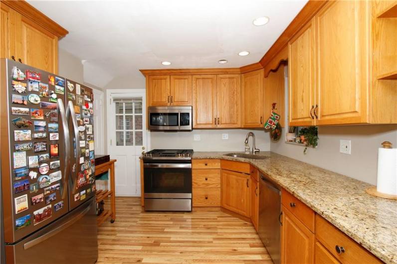 731 Kewanna Ave, Pittsburgh, PA 15234, 2 Bedrooms Bedrooms, 8 Rooms Rooms,1.1 BathroomsBathrooms,Residential,For Sale,Kewanna Ave,1711511