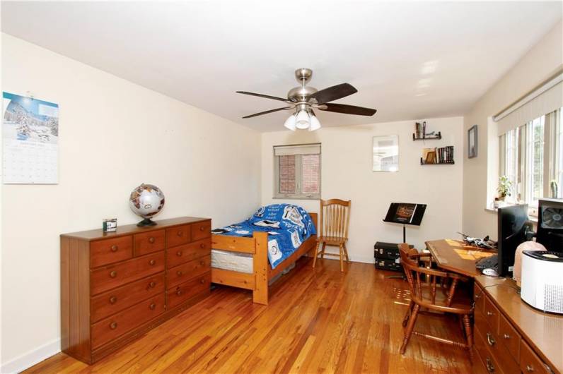 731 Kewanna Ave, Pittsburgh, PA 15234, 2 Bedrooms Bedrooms, 8 Rooms Rooms,1.1 BathroomsBathrooms,Residential,For Sale,Kewanna Ave,1711511