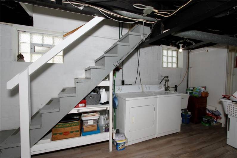 731 Kewanna Ave, Pittsburgh, PA 15234, 2 Bedrooms Bedrooms, 8 Rooms Rooms,1.1 BathroomsBathrooms,Residential,For Sale,Kewanna Ave,1711511