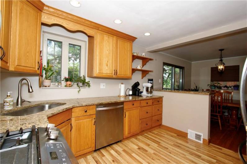 731 Kewanna Ave, Pittsburgh, PA 15234, 2 Bedrooms Bedrooms, 8 Rooms Rooms,1.1 BathroomsBathrooms,Residential,For Sale,Kewanna Ave,1711511