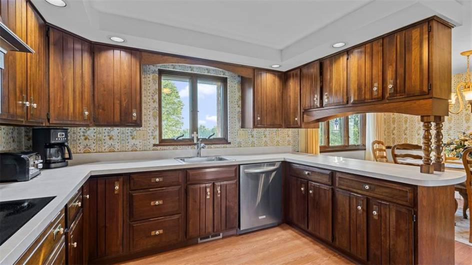 11 Sunnycrest Drive, Cecil, PA 15321, 3 Bedrooms Bedrooms, 6 Rooms Rooms,3 BathroomsBathrooms,Residential,For Sale,Sunnycrest Drive,1711532