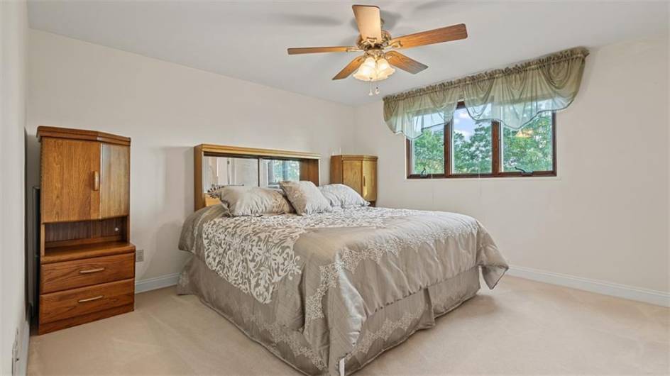11 Sunnycrest Drive, Cecil, PA 15321, 3 Bedrooms Bedrooms, 6 Rooms Rooms,3 BathroomsBathrooms,Residential,For Sale,Sunnycrest Drive,1711532