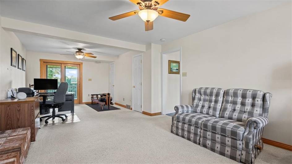 11 Sunnycrest Drive, Cecil, PA 15321, 3 Bedrooms Bedrooms, 6 Rooms Rooms,3 BathroomsBathrooms,Residential,For Sale,Sunnycrest Drive,1711532