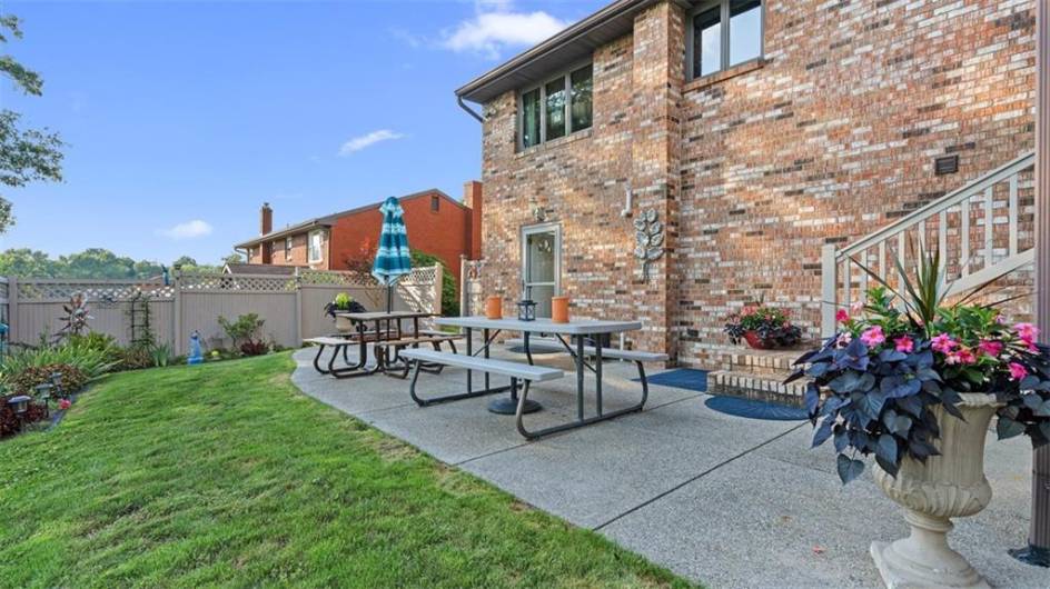 11 Sunnycrest Drive, Cecil, PA 15321, 3 Bedrooms Bedrooms, 6 Rooms Rooms,3 BathroomsBathrooms,Residential,For Sale,Sunnycrest Drive,1711532