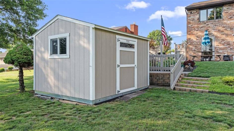 11 Sunnycrest Drive, Cecil, PA 15321, 3 Bedrooms Bedrooms, 6 Rooms Rooms,3 BathroomsBathrooms,Residential,For Sale,Sunnycrest Drive,1711532