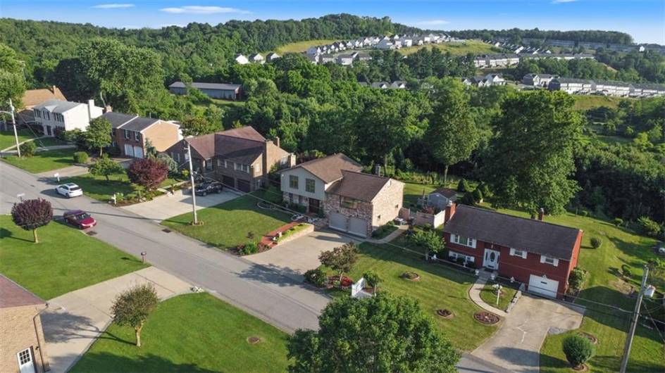 11 Sunnycrest Drive, Cecil, PA 15321, 3 Bedrooms Bedrooms, 6 Rooms Rooms,3 BathroomsBathrooms,Residential,For Sale,Sunnycrest Drive,1711532