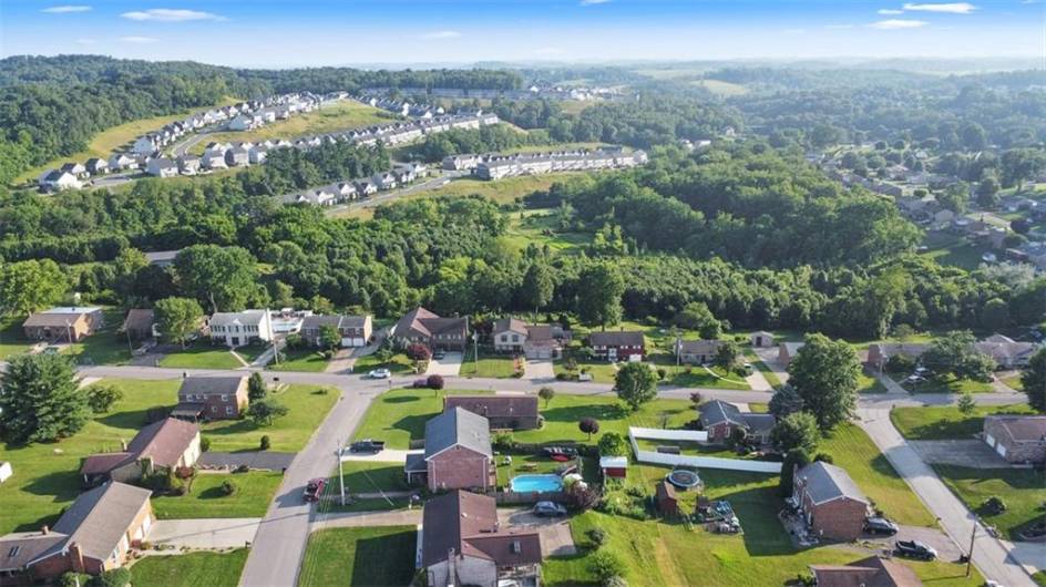 11 Sunnycrest Drive, Cecil, PA 15321, 3 Bedrooms Bedrooms, 6 Rooms Rooms,3 BathroomsBathrooms,Residential,For Sale,Sunnycrest Drive,1711532