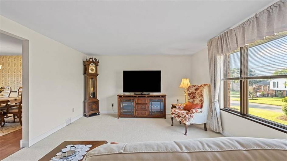 11 Sunnycrest Drive, Cecil, PA 15321, 3 Bedrooms Bedrooms, 6 Rooms Rooms,3 BathroomsBathrooms,Residential,For Sale,Sunnycrest Drive,1711532