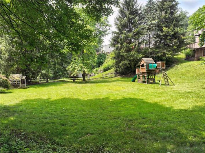 9896 Moccasin Trail, Wexford, PA 15090, 3 Bedrooms Bedrooms, 11 Rooms Rooms,2.2 BathroomsBathrooms,Residential,For Sale,Moccasin Trail,1711549
