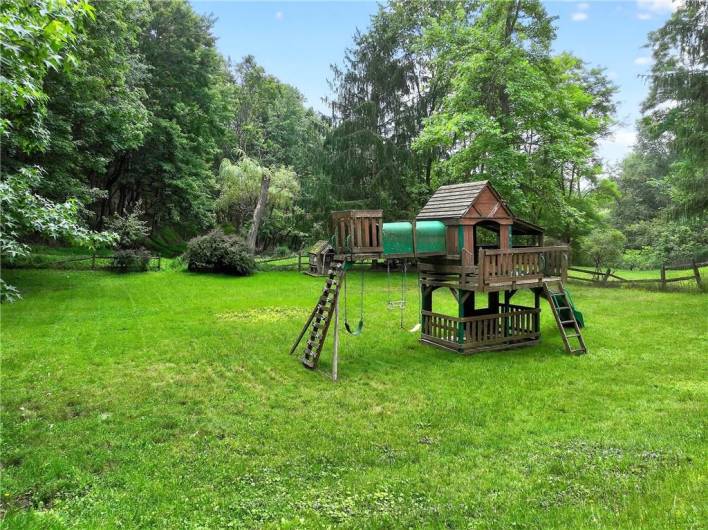 9896 Moccasin Trail, Wexford, PA 15090, 3 Bedrooms Bedrooms, 11 Rooms Rooms,2.2 BathroomsBathrooms,Residential,For Sale,Moccasin Trail,1711549