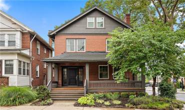 600 Blackburn Rd, Sewickley, PA 15143, 4 Bedrooms Bedrooms, 9 Rooms Rooms,2.1 BathroomsBathrooms,Residential,For Sale,Blackburn Rd,1711646
