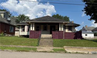 706 Young St, New Castle, PA 16101, 3 Bedrooms Bedrooms, ,1 BathroomBathrooms,Residential,For Sale,Young St,1711661