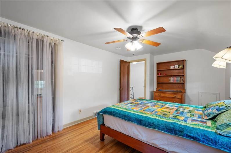 25 Love Place, Pittsburgh, PA 15218, 3 Bedrooms Bedrooms, 8 Rooms Rooms,2.1 BathroomsBathrooms,Residential,For Sale,Love Place,1711562