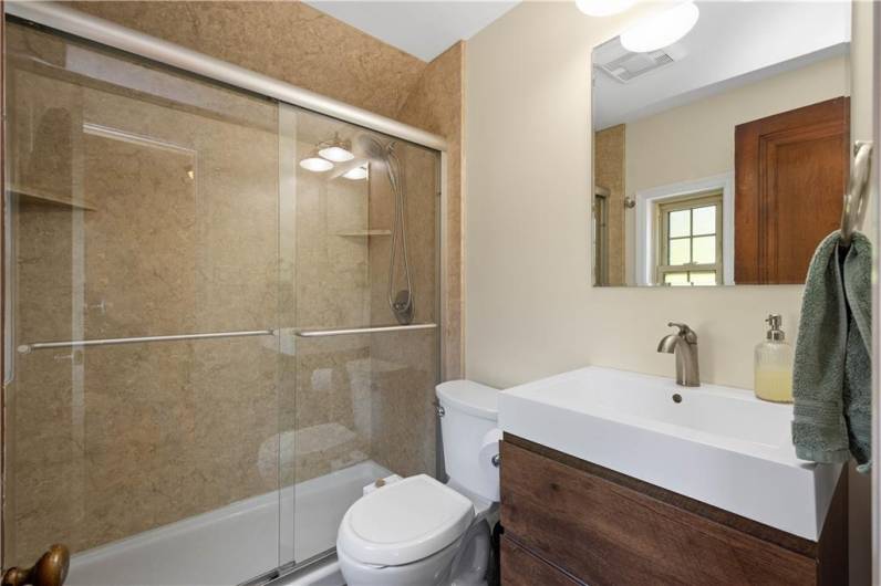 25 Love Place, Pittsburgh, PA 15218, 3 Bedrooms Bedrooms, 8 Rooms Rooms,2.1 BathroomsBathrooms,Residential,For Sale,Love Place,1711562