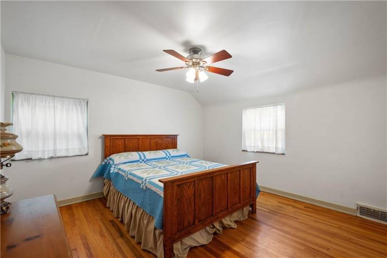 25 Love Place, Pittsburgh, PA 15218, 3 Bedrooms Bedrooms, 8 Rooms Rooms,2.1 BathroomsBathrooms,Residential,For Sale,Love Place,1711562