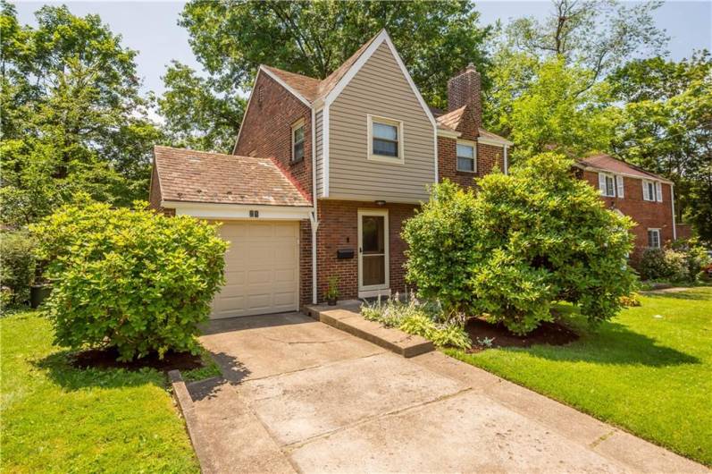 25 Love Place, Pittsburgh, PA 15218, 3 Bedrooms Bedrooms, 8 Rooms Rooms,2.1 BathroomsBathrooms,Residential,For Sale,Love Place,1711562