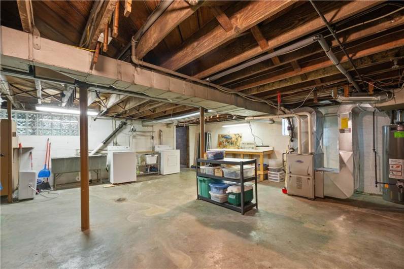 25 Love Place, Pittsburgh, PA 15218, 3 Bedrooms Bedrooms, 8 Rooms Rooms,2.1 BathroomsBathrooms,Residential,For Sale,Love Place,1711562