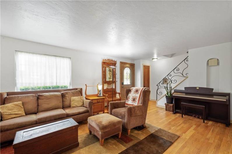 25 Love Place, Pittsburgh, PA 15218, 3 Bedrooms Bedrooms, 8 Rooms Rooms,2.1 BathroomsBathrooms,Residential,For Sale,Love Place,1711562