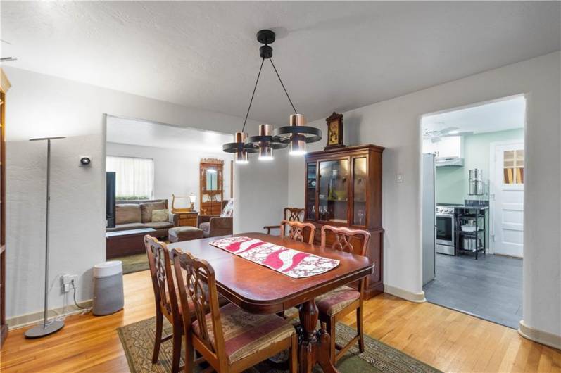 25 Love Place, Pittsburgh, PA 15218, 3 Bedrooms Bedrooms, 8 Rooms Rooms,2.1 BathroomsBathrooms,Residential,For Sale,Love Place,1711562