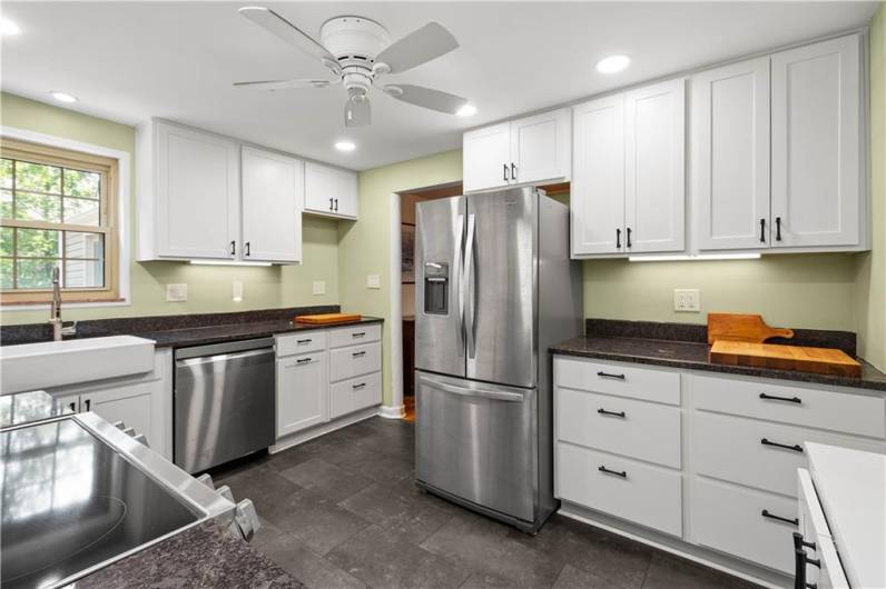 25 Love Place, Pittsburgh, PA 15218, 3 Bedrooms Bedrooms, 8 Rooms Rooms,2.1 BathroomsBathrooms,Residential,For Sale,Love Place,1711562