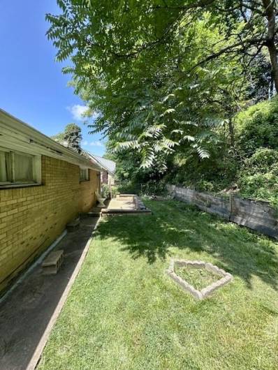 2691 Woodstock Ave, Pittsburgh, PA 15218, 3 Bedrooms Bedrooms, ,1.1 BathroomsBathrooms,Residential,For Sale,Woodstock Ave,1711573