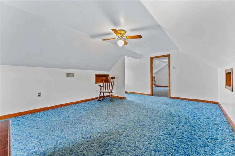 1709 Eben St, Pittsburgh, PA 15226, 3 Bedrooms Bedrooms, 8 Rooms Rooms,2 BathroomsBathrooms,Residential,For Sale,Eben St,1711586