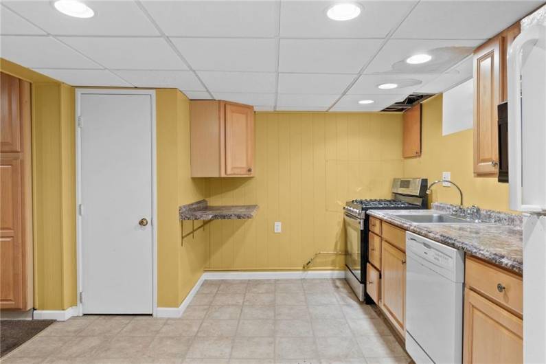 1709 Eben St, Pittsburgh, PA 15226, 3 Bedrooms Bedrooms, 8 Rooms Rooms,2 BathroomsBathrooms,Residential,For Sale,Eben St,1711586