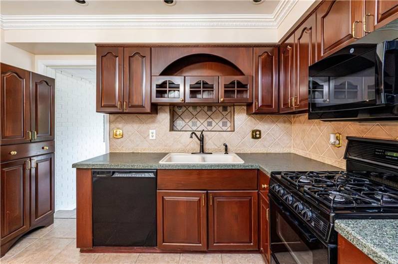 4045 Blue Willow, Irwin, PA 15642, 3 Bedrooms Bedrooms, ,2 BathroomsBathrooms,Residential,For Sale,Blue Willow,1711589