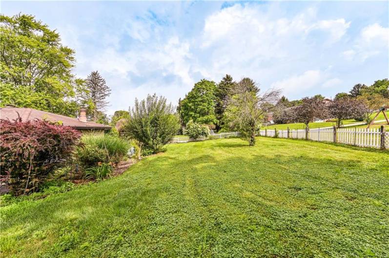 4045 Blue Willow, Irwin, PA 15642, 3 Bedrooms Bedrooms, ,2 BathroomsBathrooms,Residential,For Sale,Blue Willow,1711589