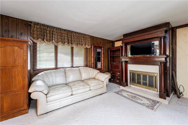 4045 Blue Willow, Irwin, PA 15642, 3 Bedrooms Bedrooms, ,2 BathroomsBathrooms,Residential,For Sale,Blue Willow,1711589