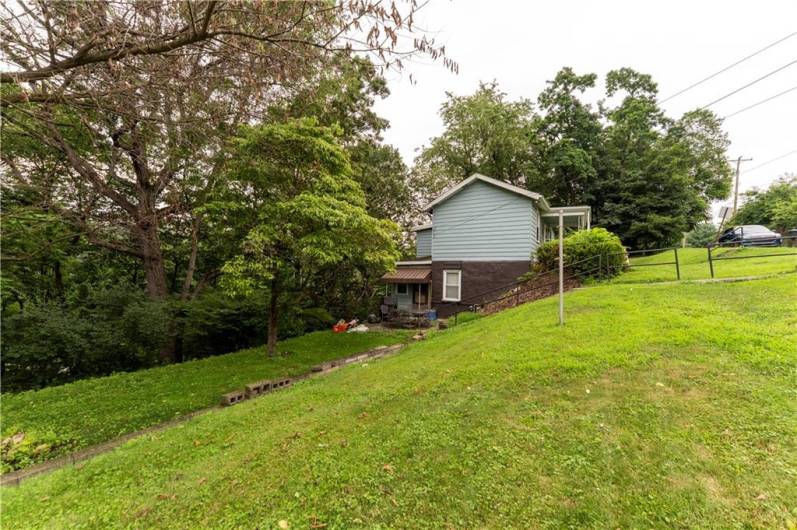 427 Reamer Ave, Carnegie, PA 15106, 2 Bedrooms Bedrooms, 9 Rooms Rooms,2 BathroomsBathrooms,Residential,For Sale,Reamer Ave,1711600