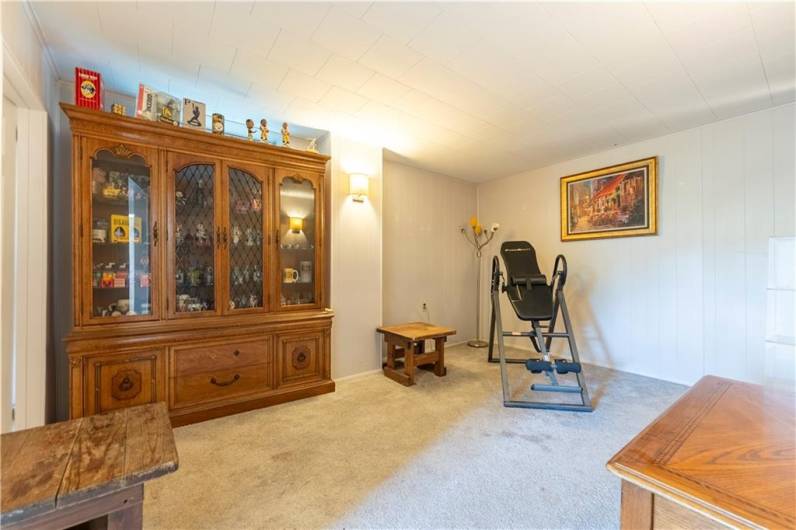 427 Reamer Ave, Carnegie, PA 15106, 2 Bedrooms Bedrooms, 9 Rooms Rooms,2 BathroomsBathrooms,Residential,For Sale,Reamer Ave,1711600
