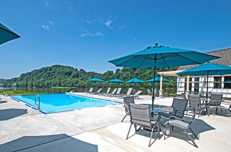 85 1st Street, Oakmont, PA 15139, 4 Bedrooms Bedrooms, ,5 BathroomsBathrooms,Residential,For Sale,1st Street,0,1711608