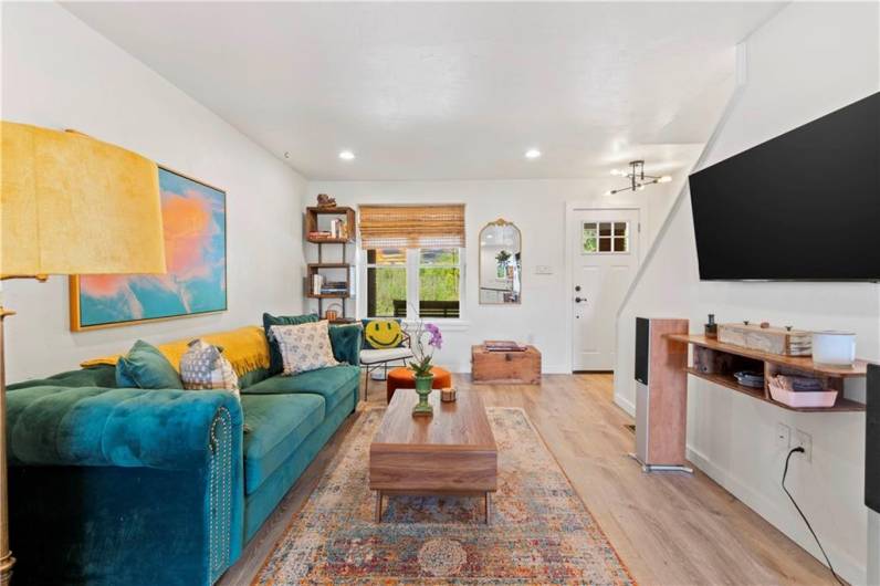 2212 Freeport Road, Pittsburgh, PA 15238, 2 Bedrooms Bedrooms, 7 Rooms Rooms,1 BathroomBathrooms,Residential,For Sale,Freeport Road,1711610