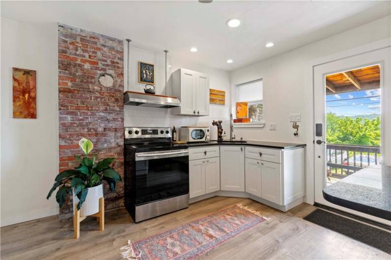 2212 Freeport Road, Pittsburgh, PA 15238, 2 Bedrooms Bedrooms, 7 Rooms Rooms,1 BathroomBathrooms,Residential,For Sale,Freeport Road,1711610