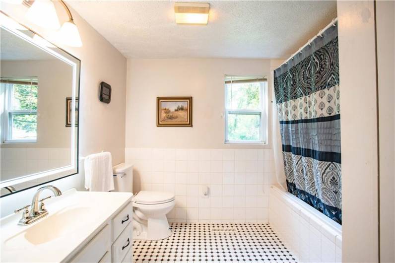 385 Wallace Run Road, Beaver Falls, PA 15010, 3 Bedrooms Bedrooms, 7 Rooms Rooms,2 BathroomsBathrooms,Residential,For Sale,Wallace Run Road,1711613