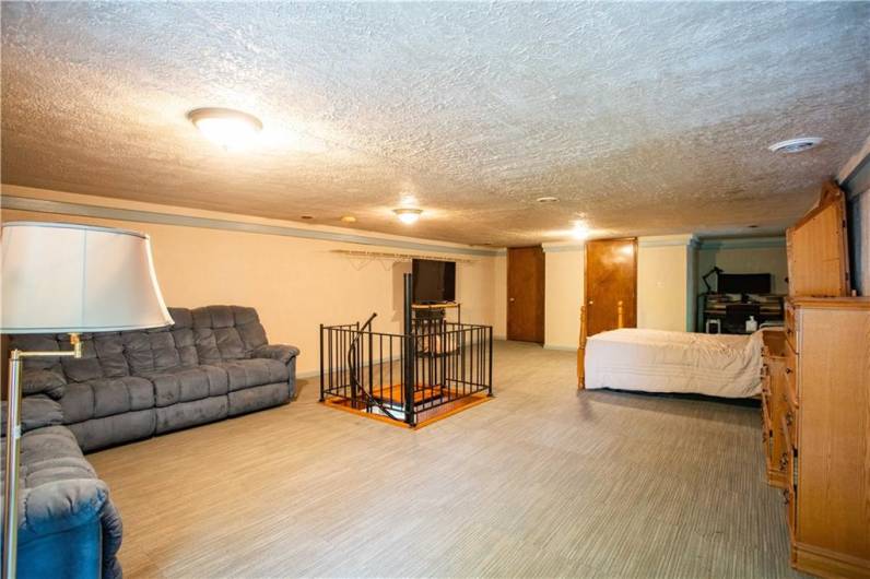 385 Wallace Run Road, Beaver Falls, PA 15010, 3 Bedrooms Bedrooms, 7 Rooms Rooms,2 BathroomsBathrooms,Residential,For Sale,Wallace Run Road,1711613