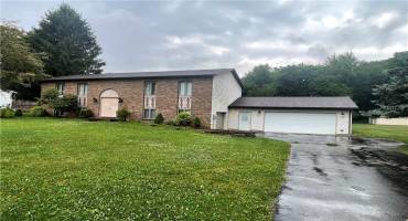 31 Aylesworth Way, Grove City, PA 16127, 3 Bedrooms Bedrooms, ,2.1 BathroomsBathrooms,Residential,For Sale,Aylesworth Way,1711622