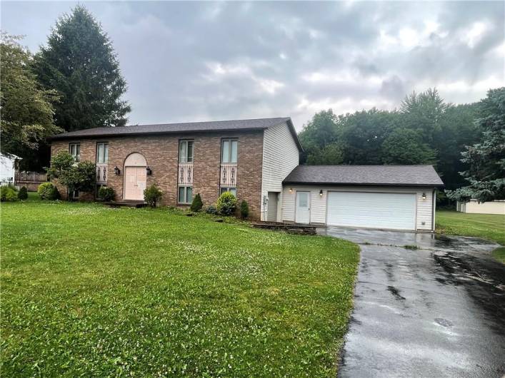 31 Aylesworth Way, Grove City, PA 16127, 3 Bedrooms Bedrooms, ,2.1 BathroomsBathrooms,Residential,For Sale,Aylesworth Way,1711622