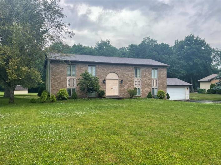 31 Aylesworth Way, Grove City, PA 16127, 3 Bedrooms Bedrooms, ,2.1 BathroomsBathrooms,Residential,For Sale,Aylesworth Way,1711622