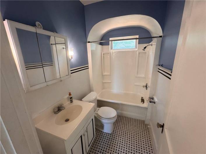 2735 Pyramid Ave, Pittsburgh, PA 15227, 2 Bedrooms Bedrooms, ,1 BathroomBathrooms,Lease,For Sale,Pyramid Ave,1711625