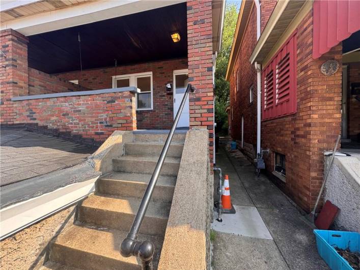 2735 Pyramid Ave, Pittsburgh, PA 15227, 2 Bedrooms Bedrooms, ,1 BathroomBathrooms,Lease,For Sale,Pyramid Ave,1711625
