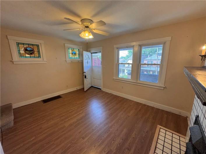 2735 Pyramid Ave, Pittsburgh, PA 15227, 2 Bedrooms Bedrooms, ,1 BathroomBathrooms,Lease,For Sale,Pyramid Ave,1711625