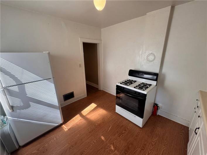 2735 Pyramid Ave, Pittsburgh, PA 15227, 2 Bedrooms Bedrooms, ,1 BathroomBathrooms,Lease,For Sale,Pyramid Ave,1711625