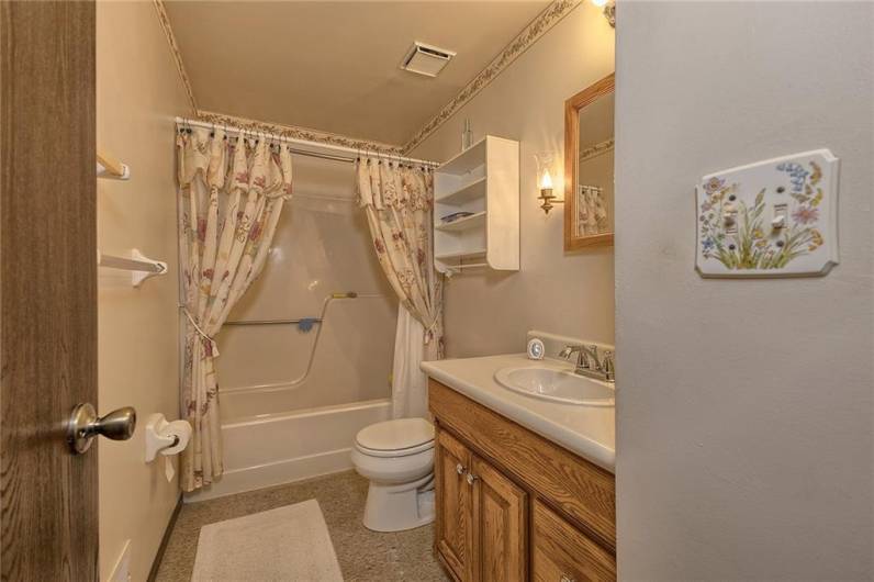 119 Park, Derry, PA 15627, 3 Bedrooms Bedrooms, 8 Rooms Rooms,1 BathroomBathrooms,Residential,For Sale,Park,1711638