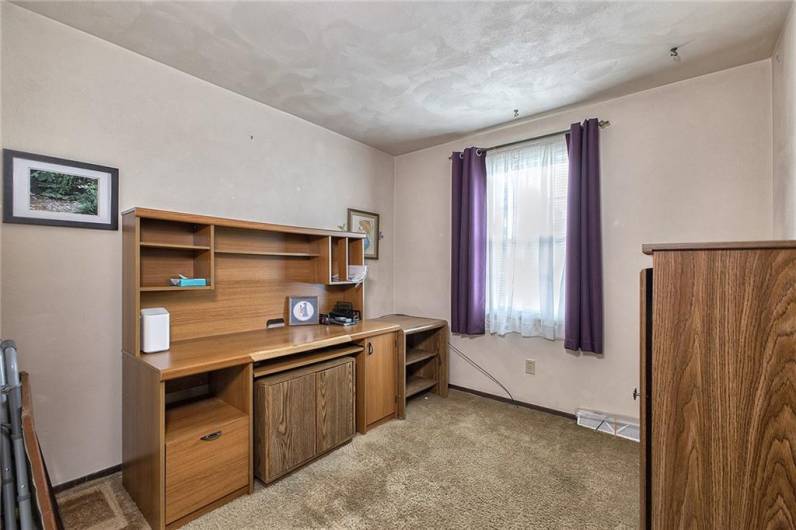 119 Park, Derry, PA 15627, 3 Bedrooms Bedrooms, 8 Rooms Rooms,1 BathroomBathrooms,Residential,For Sale,Park,1711638