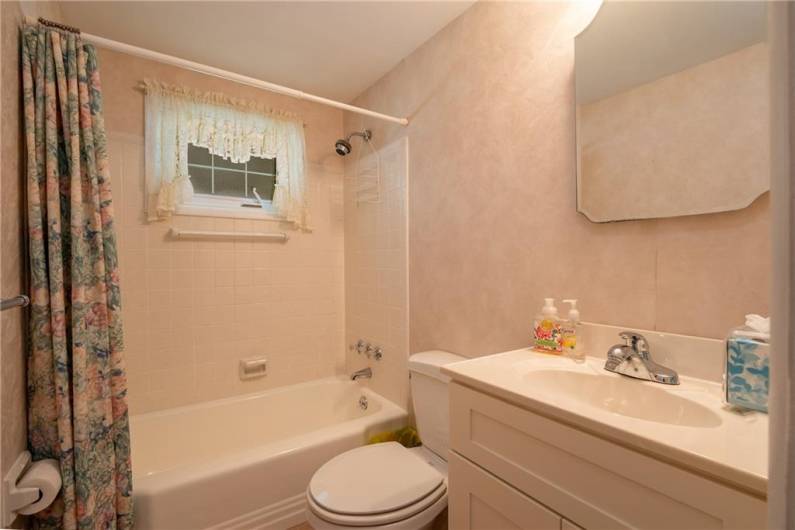 1936 Sylvan Ave, Latrobe, PA 15650, 3 Bedrooms Bedrooms, ,2 BathroomsBathrooms,Residential,For Sale,Sylvan Ave,1711647