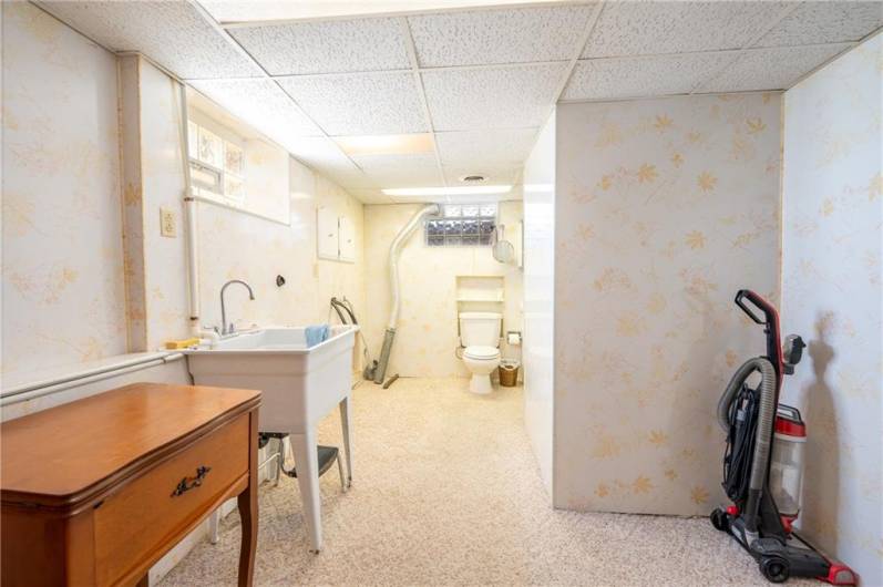 1936 Sylvan Ave, Latrobe, PA 15650, 3 Bedrooms Bedrooms, ,2 BathroomsBathrooms,Residential,For Sale,Sylvan Ave,1711647